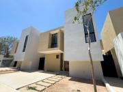 CASA EN VENTA EN PRADERAS DEL MAYAB ZONA NORTE DE MÉRIDA