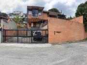 Se vende casa 420m2 Prados del Este 4123
