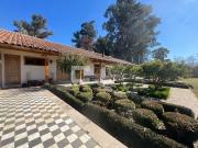 Casa En Venta En Preciosa Parcela De 2 Hectáreas