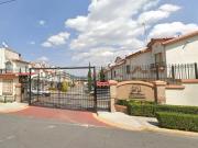 CASA EN VENTA EN PRIV. BENASQUE, VALLE DEL REAL 6TA....