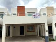 CASA EN VENTA EN PRIV. GEORGIA VALLE ALTO