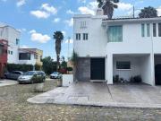 CASA EN VENTA EN PRIVADA A 3 MINUTOS DE PLAZA MAYOR...