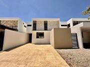 CASA EN VENTA EN PRIVADA AL NORTE DE MÉRIDA