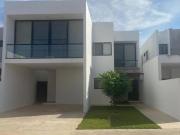 Casa en Venta en Privada Albarella, Cholul – Mérida
