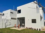 CASA EN VENTA EN PRIVADA ALERA DZITYA, UBICADA AL NORTE...