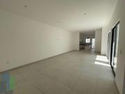 Casa en venta en privada amplios espacios cto. de servicio