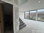 Casa en venta en privada cerrada con vigilancia en Lomas...