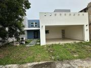 CASA EN VENTA EN PRIVADA CHOLUL