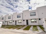 CASA EN VENTA EN PRIVADA COCOYOC, EX HACIENDA DEL ÁNGEL,...