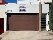 Casa en Venta en privada Colinas del Bosque frente a la...