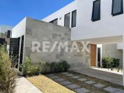 Casa en Venta en Privada con Amenidades en Juriquilla 3