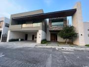 CASA EN VENTA EN PRIVADA EL URO