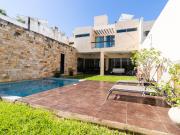 Casa en Venta en privada en Fraccionamiento Altabrisa en...