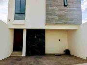 CASA EN VENTA EN PRIVADA EN RESIDENCIAL TARRAGONA