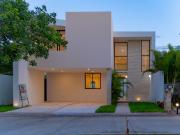 Casa en venta en Privada Kinish de 4 habitaciones,...