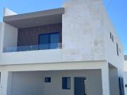 Casa en Venta en Privada las Torres, al Oriente de Saltillo