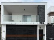 CASA EN VENTA EN PRIVADA LOMBARDIA RESIDENCIAL APODACA NL