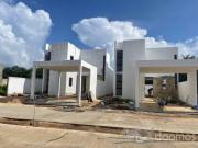 CASA EN VENTA EN PRIVADA MORERA, CHOLUL YUCATAN NOV 24