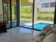 Casa en venta en Privada Oasis, Yucatan Country Club