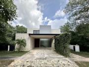 Casa en venta en Privada Oasis Yucatán Country Club