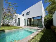 Casa en venta en privada Parque Natura, Casa HAMSA, en...