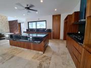 Casa en venta en Privada Residencial cerca de La Isla