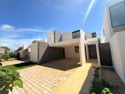 CASA EN VENTA EN PRIVADA RESIDENCIAL EN CHOLUL, MÉRIDA