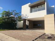 Casa en venta en Privada residencial Natura en Mérida...