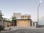 Casa en venta en Privada Soluna Temozon modelo Gliese 15