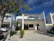 Casa en Venta en Privada Única Living con 35 Paneles Solares