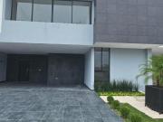 CASA EN VENTA EN PRIVADA VILLABRISA