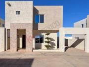 Casa en Venta en Privada Villaseñor, frente a Villa...