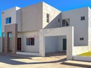 Casa en Venta en Privada Villaseñor, frente a Villa...