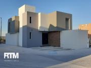 CASA EN VENTA EN PRIVADA ZIBARI, VILLA DE POZOS