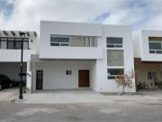 Casa en venta en Privadas de Santiago, Saltillo,...