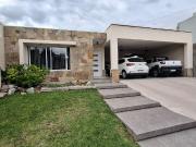 Casa en venta en privado Barrio Villa Michelo