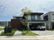 CASA EN VENTA EN PROYECTO LISTA EN JULIO 2025 EN URB....