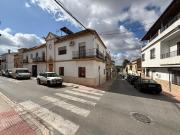 Casa en venta en Puente Genil. Vivienda muy luminosa y...