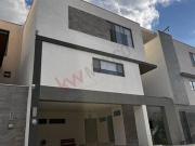 CASA EN VENTA EN PUERTA DE HIERRO, LINCES ARRIBA DE AV....