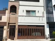 Casa en venta en Puerta de Hierro, Monterrey, Nuevo León