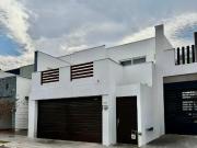 Casa en venta en Puerta de Hierro, Monterrey, Nuevo León