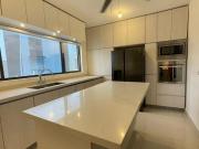 Casa en venta en puerta de hierro sector Bosco para...