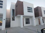 Casa en venta en Puerta de Hierro, Torreón, Coahuila de...