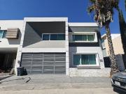 Casa en venta en Puerta del Bosque