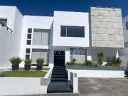 CASA en VENTA en PUERTA en Bosque Esmeralda