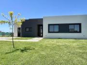 Casa en Venta en Puertos del Lago en una planta