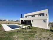 Casa en venta en Puertos Riberas con 3 dormitorios y...