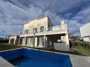 Casa en venta en Puertos Vistas con 5 dormitorios y pileta