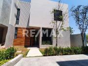 CASA EN VENTA EN PUNTA CASCATTA