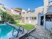 CASA EN VENTA EN PUNTA CHICA CON JARDIN Y PILETA